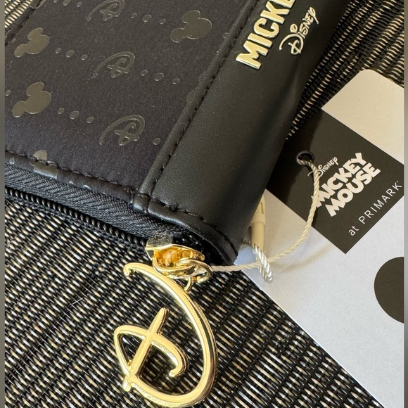 NWT. Primark Disney’s Mickey Mouse Zipper Closure Small Wallet - Picture 3 of 7